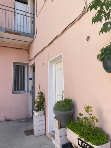 Exterior 15