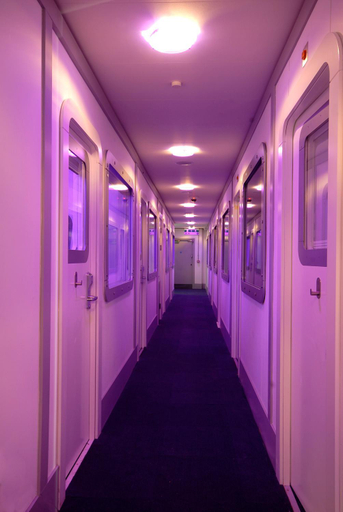 Others 5, YOTELAIR Amsterdam Schiphol Transit Hotel, Haarlemmermeer