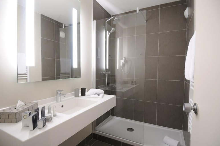 Bathroom 9