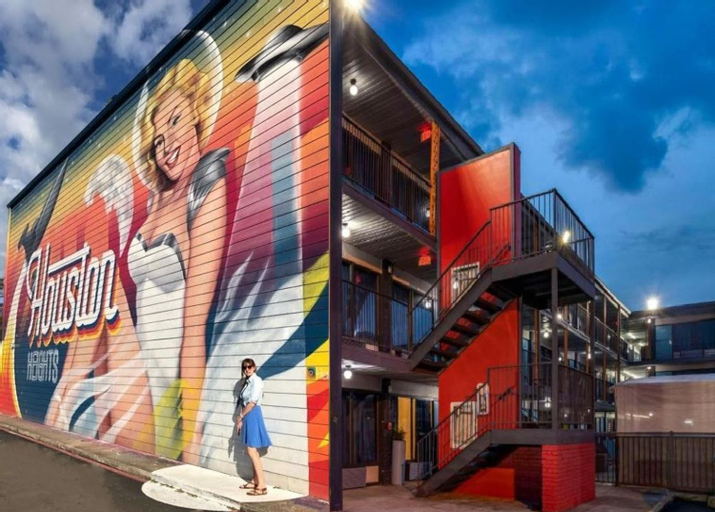 Exterior & Views 2, Bposhtels Houston, Harris