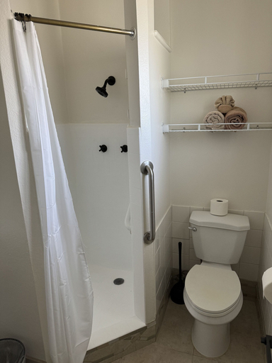Bathroom 3, Eastern Sierra Motor lodge, Inyo