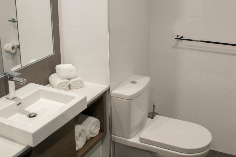 Bathroom 4, Mercure Sunshine Coast Kawana Waters, Caloundra - Kawana