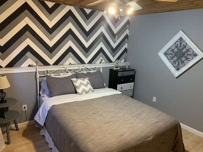 Bedroom 3, Bear Bottoms at Salmon Creek, Kenai Peninsula