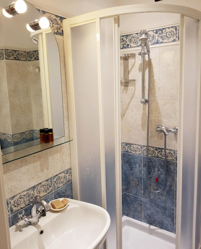 Bathroom 3, Albergo degli Amici Moggia, La Spezia