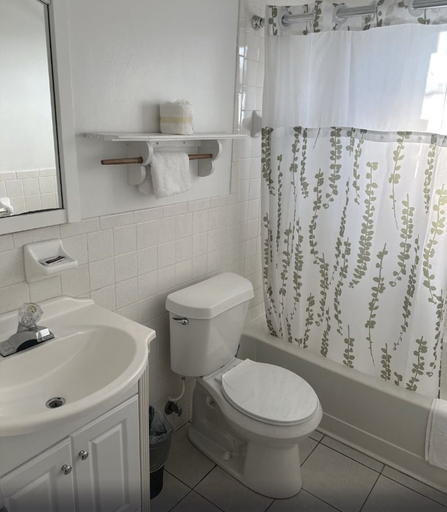 Bathroom, Bposhtels Clearwater Tampa, Pinellas