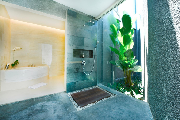 Bathroom 9