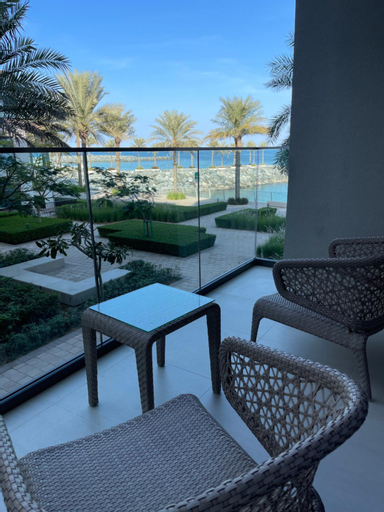 Exterior & Views 18