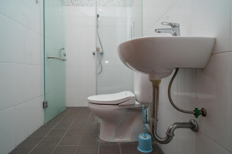 Bathroom 11