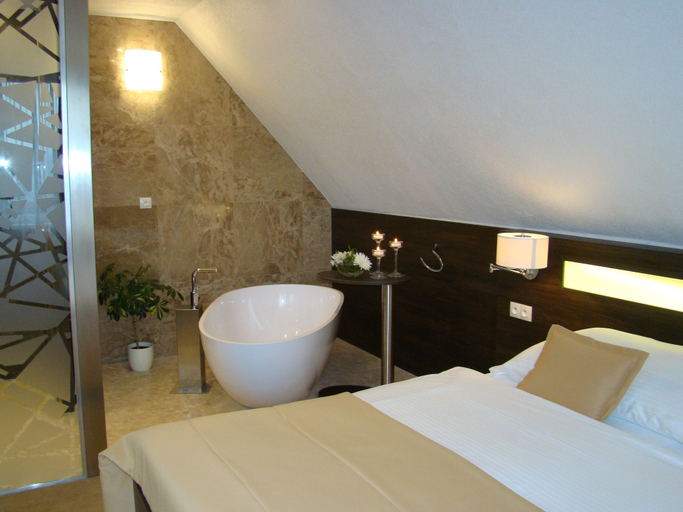 Bedroom 4, Hotel Podlesí, Žďár nad Sázavou