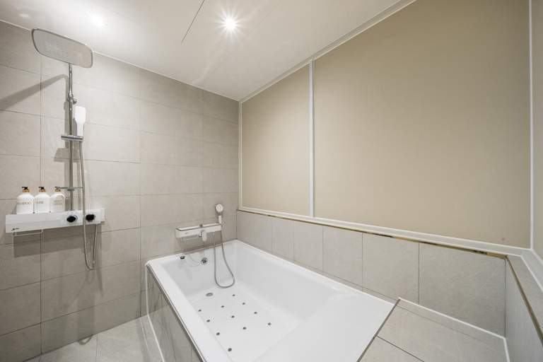 Bathroom 3, Hey Gunsan Hotel, Gunsan