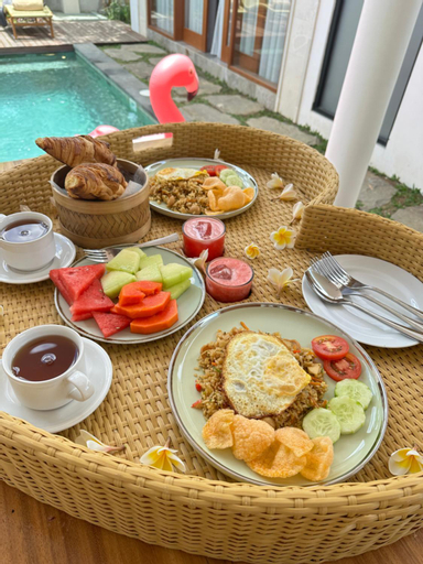 Food & Drinks 11