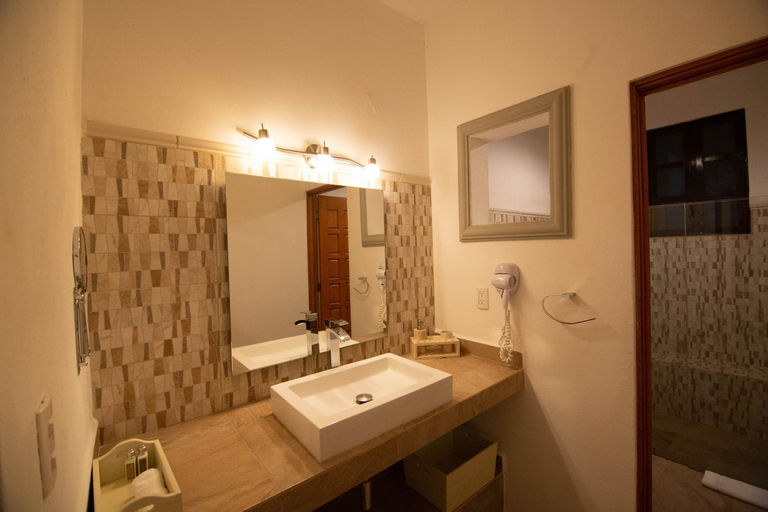 Bathroom 4, Hotel Ex Hacienda Santa Cecilia, Cuernavaca