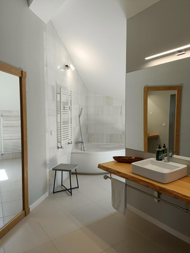Bathroom 3, Quinta de Marzovelos, Viseu