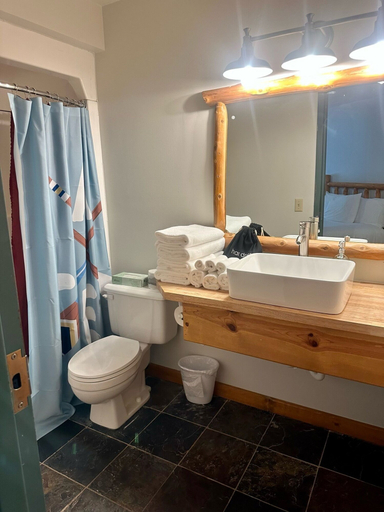 Bathroom 3, Manhattan Beach Lodge, Crow Wing