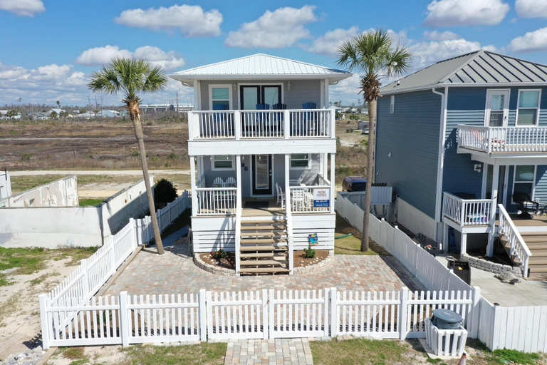 Oleander Place, Bay