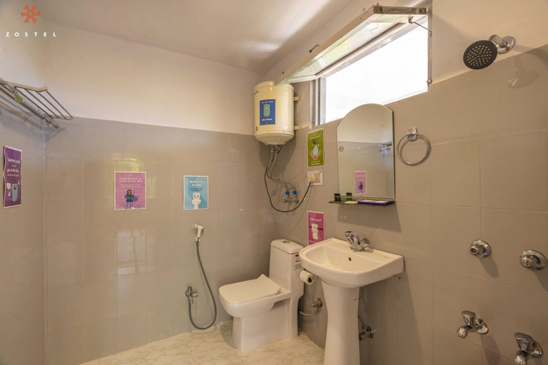 Bathroom 5, Zostel Old Manali, Kullu