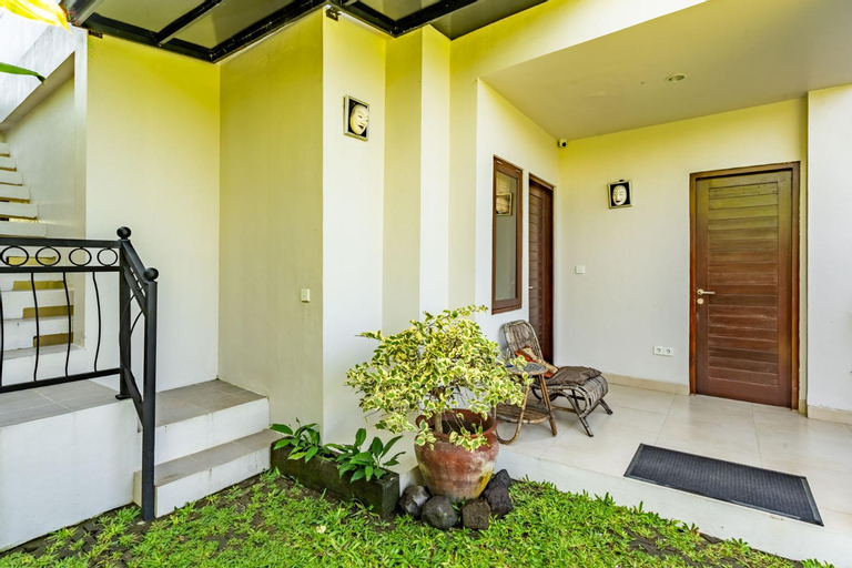 Exterior 18