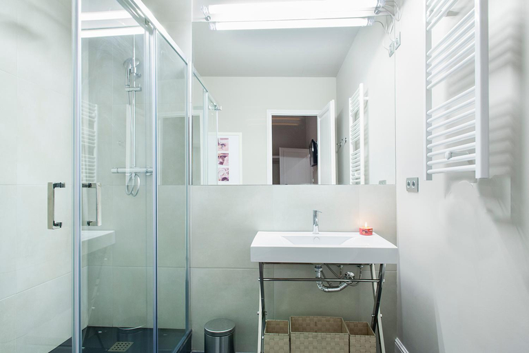 Bathroom 4, BacHome Gallery B&B, Barcelona