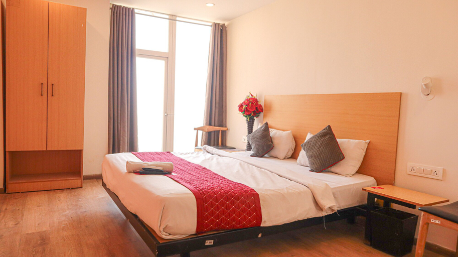 Bedroom 1, Hotel Noida Grand 121, Gautam Buddha Nagar