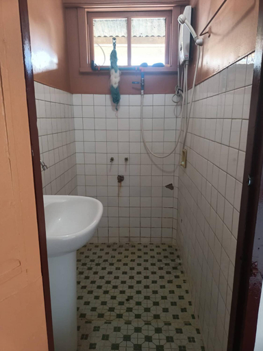 Bathroom 2, Sagada Guesthouse by Sagada Rooms, Sagada
