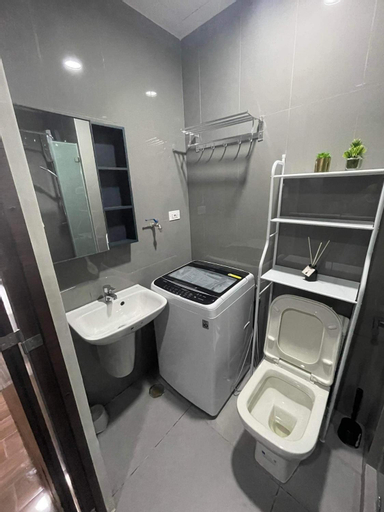 Bathroom 7