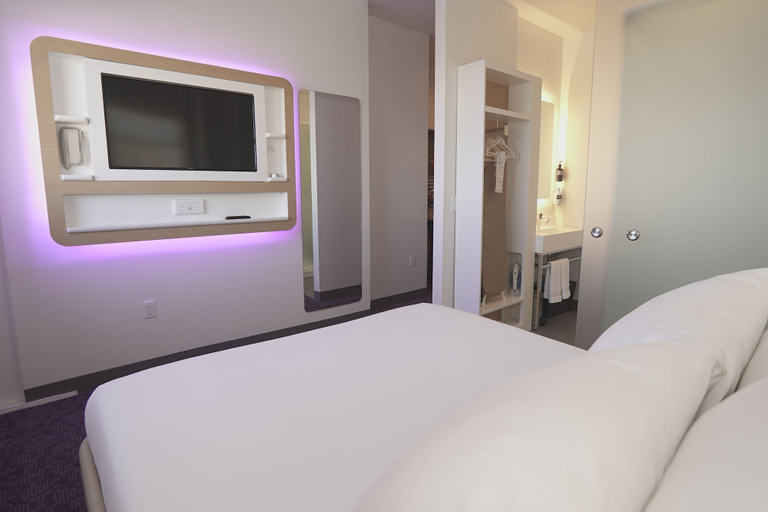 Bedroom 3, YOTEL San Francisco, San Francisco