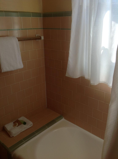 Bathroom 4, Historic Dow Hotel, Inyo