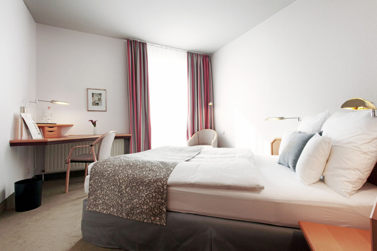 Bedroom 5, Hotel Haus Duden, Wesel