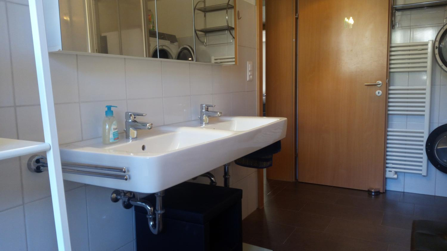 Bathroom 3, 3 Doppelbett Business Apartment am Bodensee, Arbon
