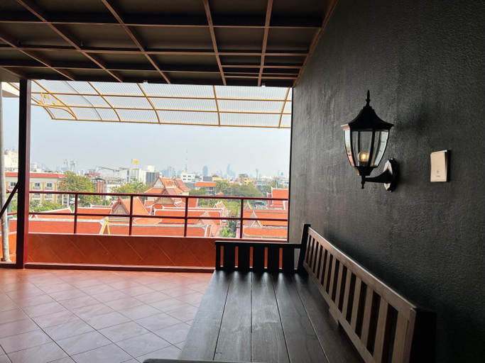 Others 4, Cha Na Stay at Merry V, Phra Nakhon