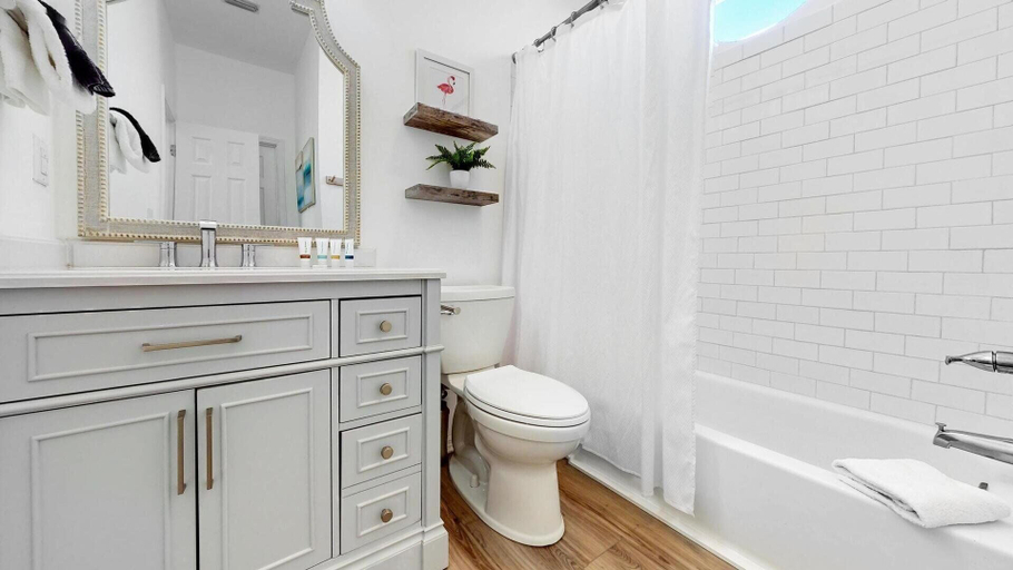 Bathroom 4, Fantastic Lagoon Views, Steps to the Beach, Baldwin