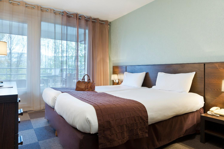 Bedroom 3, Residence la Reserve Geneve Ferney Voltaire, Ain