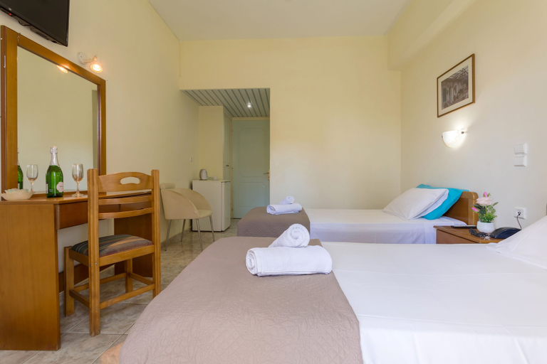 Bedroom 5, Laganas Holidays Hotel, Ionian Islands