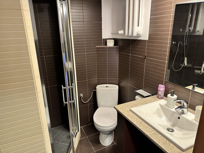 Bathroom 3, APART WAWA app 38, Warsaw