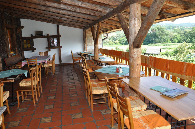 Others 2, Inn Cakmara, Raška
