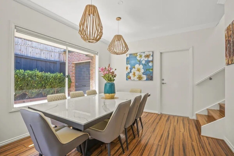 Others 5, StayAU 4BRM Chic Urban Retreat, Cardinia - Pakenham