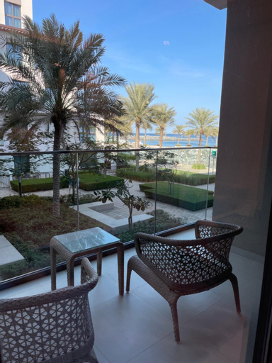 Exterior & Views 20