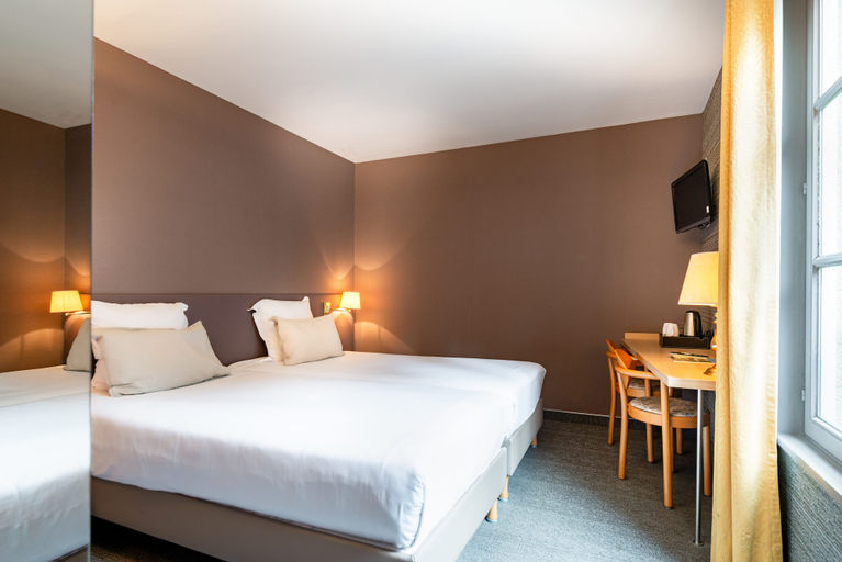 Bedroom 3, Hôtel de la Cité, Ille-et-Vilaine