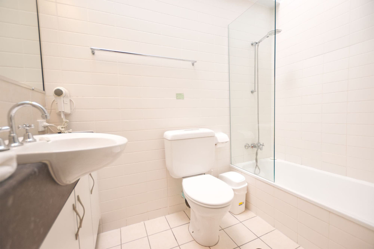 Bathroom 4, Raintrees Resort, Caloundra - Caloundra N.
