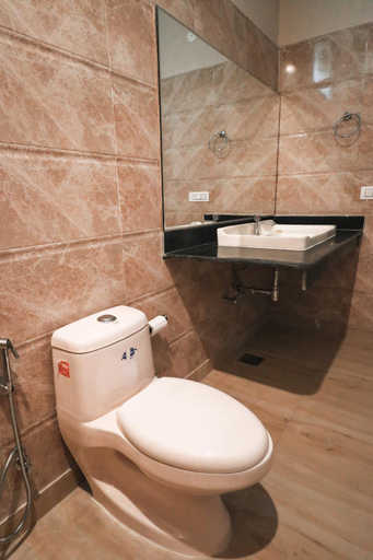 Bathroom 4, Hideaway by Aahma, Nainital