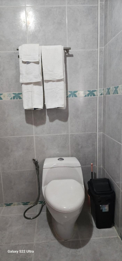 Bathroom, Chue&larry's Beachside Homestay, Tomas Oppus