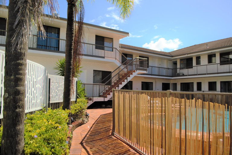 Gold Coast Inn, Gold Coast