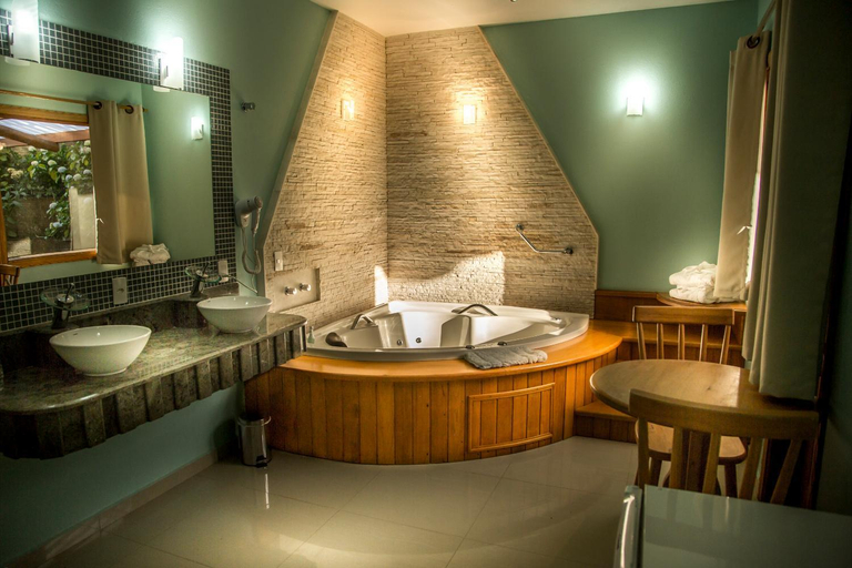 Bathroom 3, Hotel Guanxi, Camanducaia