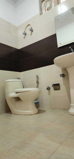 Bathroom 4, Hotel Sky pie, Kangra