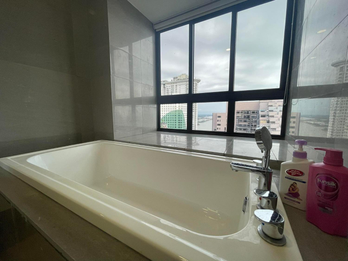 Bathroom 2, Melaka Imperio Residence with Wifi and PoolSeaview, Malacca City