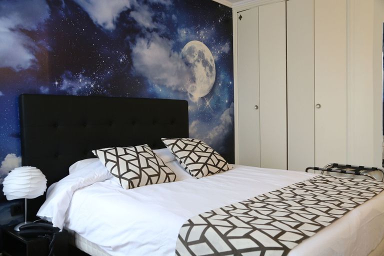 Bedroom 4, Hôtel Princesse Isabelle, Hauts-de-Seine