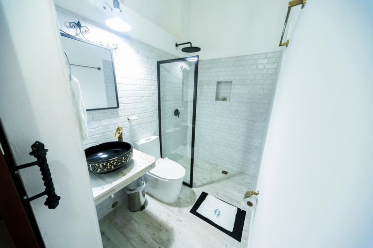 Bathroom 5, Bohemia Hotel Boutique, San Zenón
