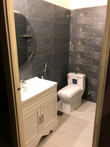 Bathroom 2, Fully Luxurious Entire Villa Vacation Home In Bahria Town Phase 8, Rawalpindi
