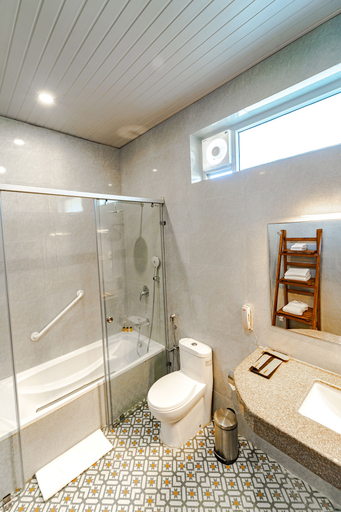 Bathroom 4, Windermere Hotel, East Khasi Hills