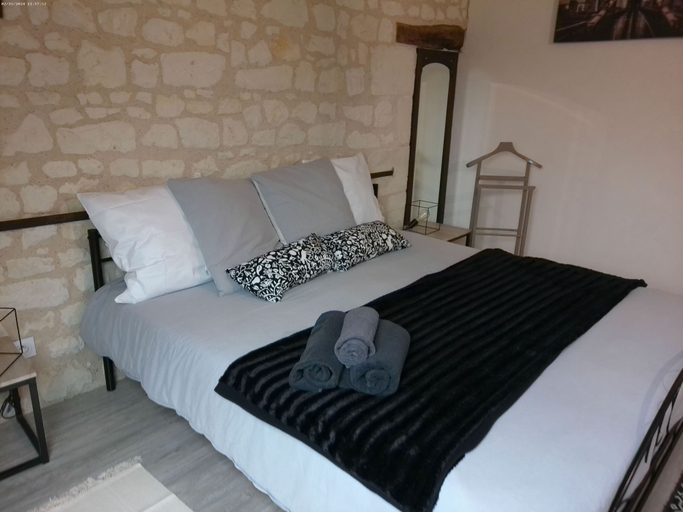 Bedroom 4, A 2 pas d'Azay, Indre-et-Loire